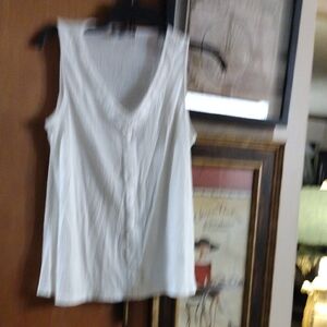 Cable & Gauge White V-Neck Tank Top SzM